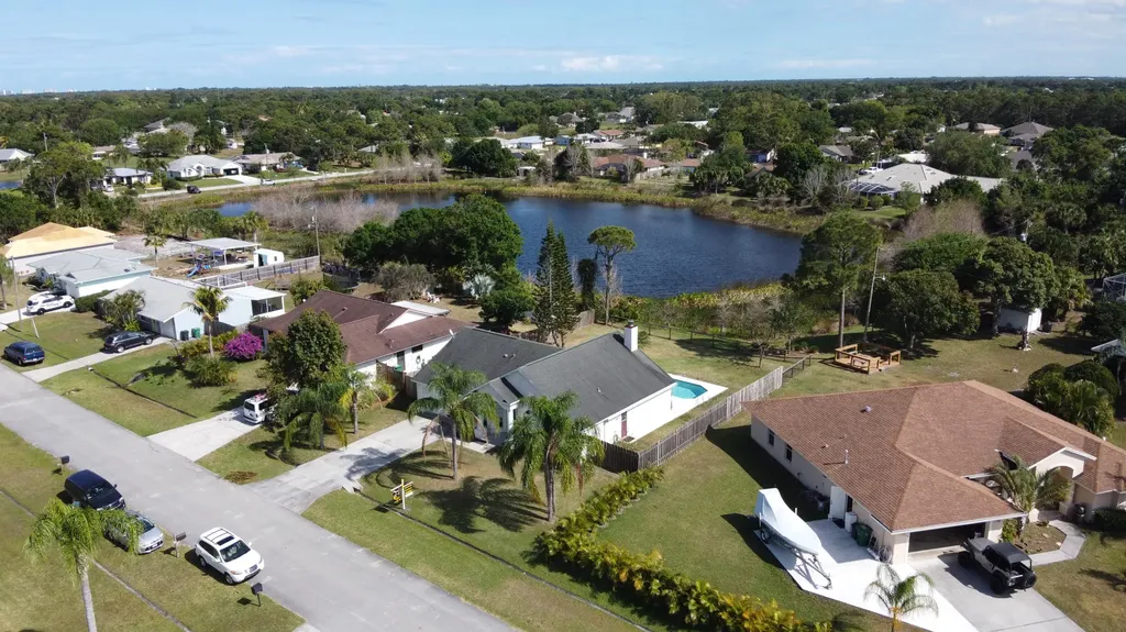 2342 SE Maniton Terrace Port St Lucie FL 34952