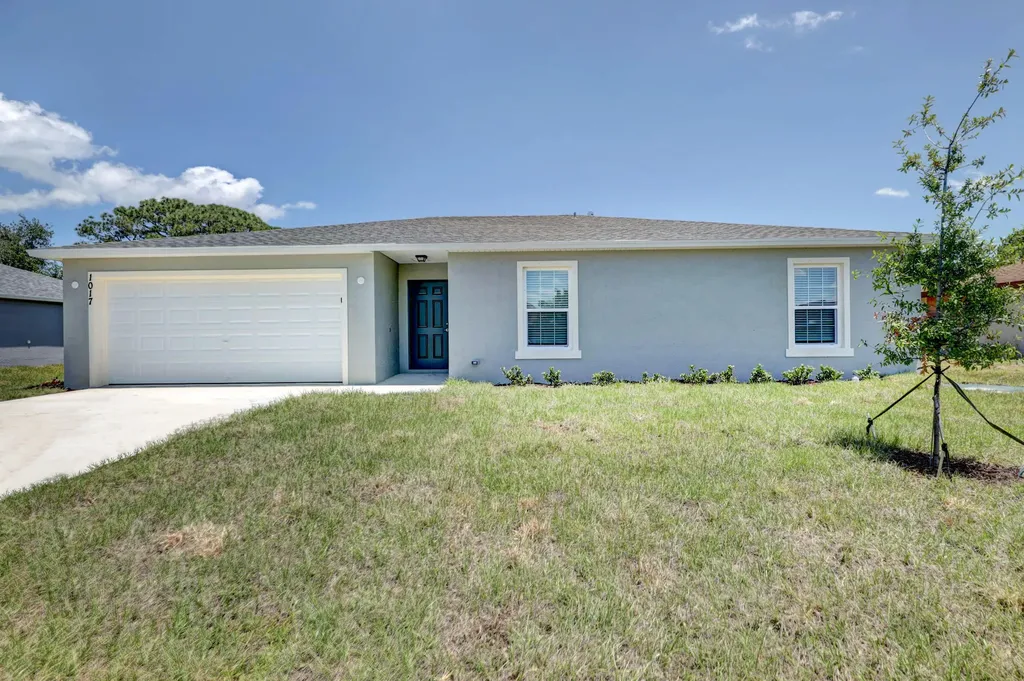 1017 SE Odonnell Lane Port St Lucie FL 34983