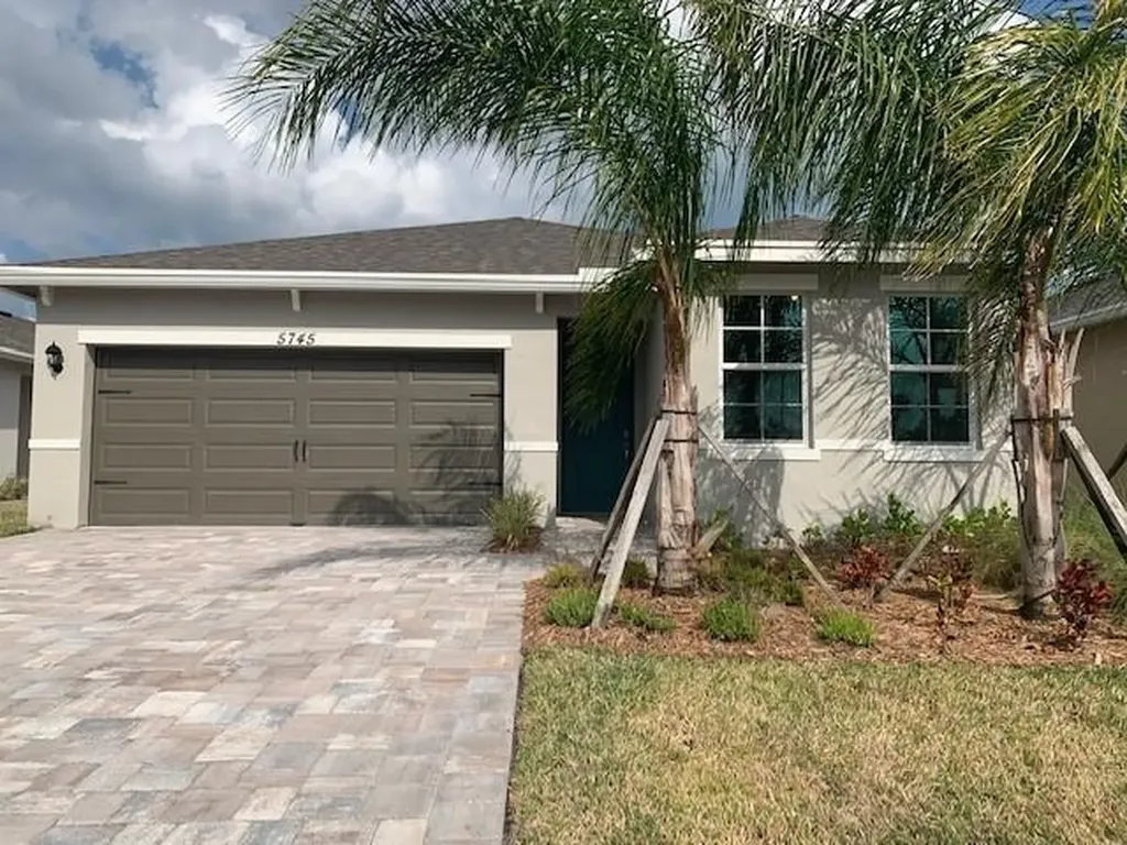 5745 SE Pinehurst Trail Hobe Sound FL 33455