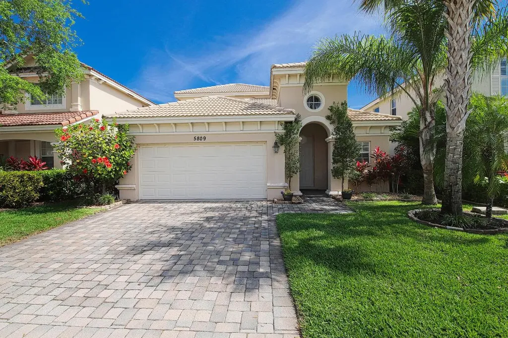 5809 SE Crooked Oak Avenue Hobe Sound FL 33455
