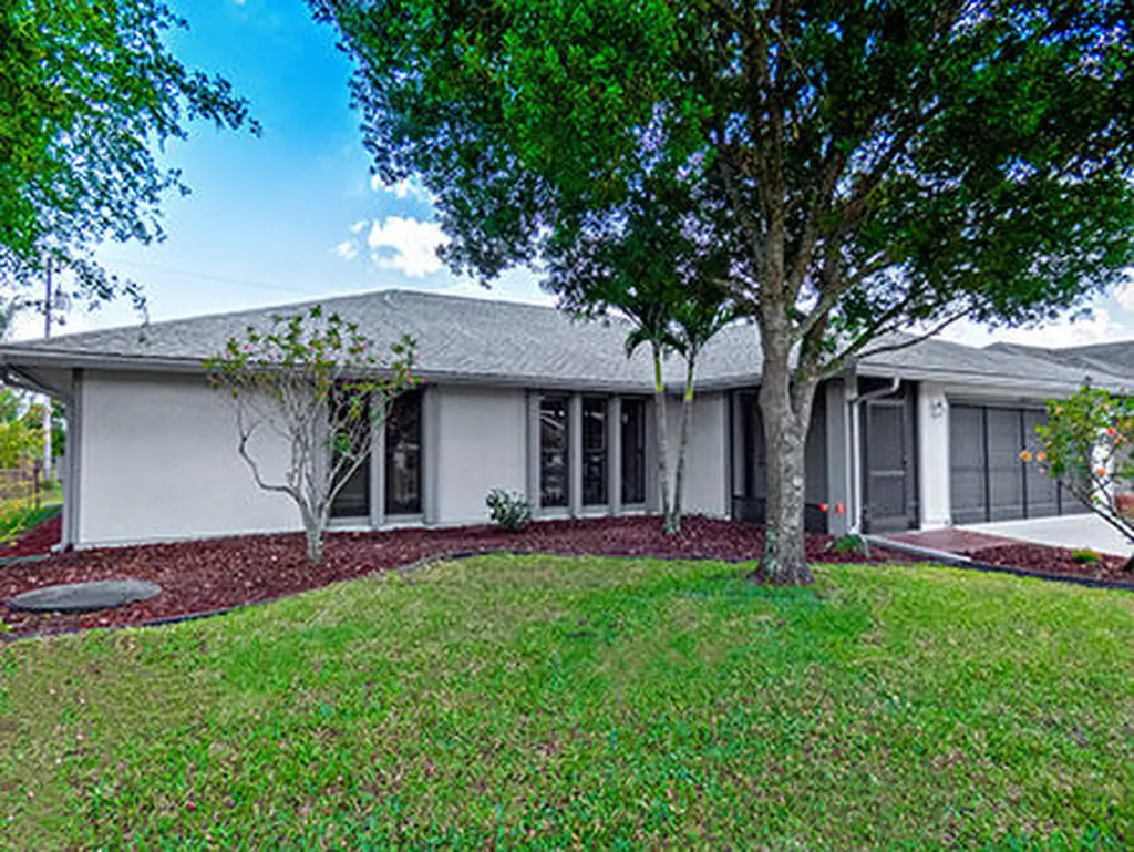3222 SE Pinto Street Port St Lucie FL 34984