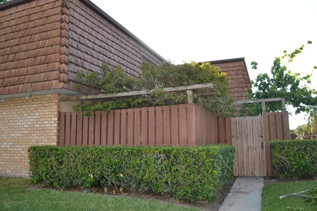 1813 18th Lane Greenacres FL 33463