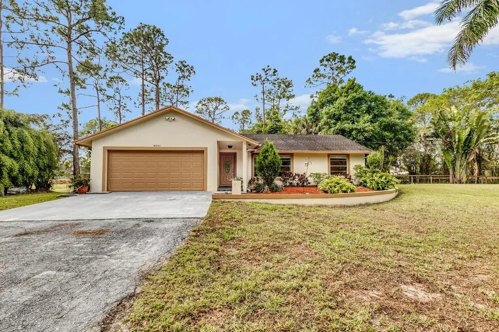16244 E Aquaduct Drive Loxahatchee FL 33470