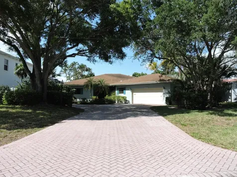 493 NW 6th Street Boca Raton FL 33432