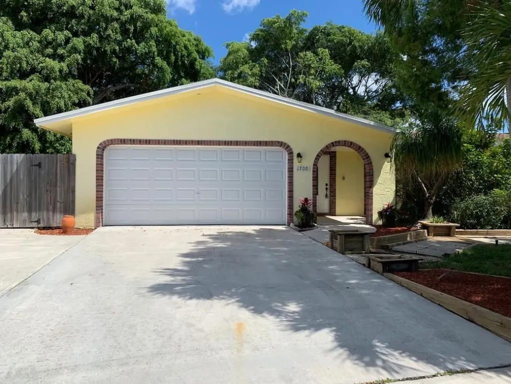 1700 SW 13th Place Boca Raton FL 33486