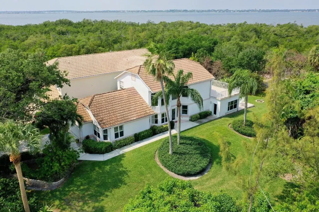 168 Pepper Lane Jensen Beach FL 34957
