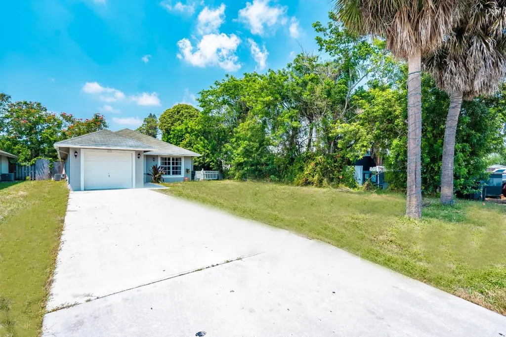 4777 Bertha Street Lake Worth FL 33461