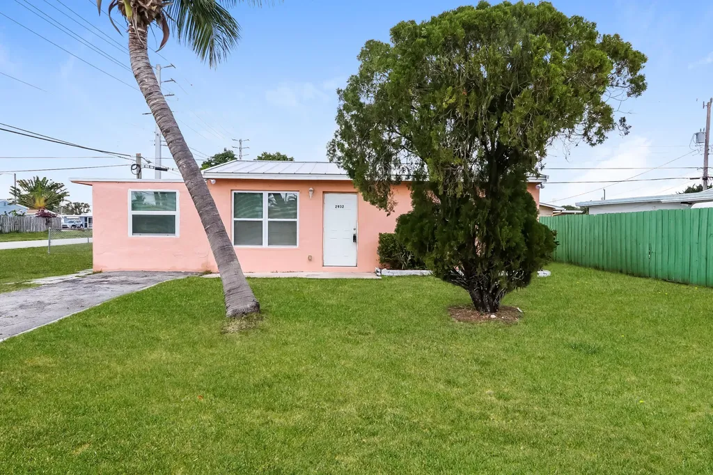 2932 Giuliano Avenue Lake Worth FL 33461