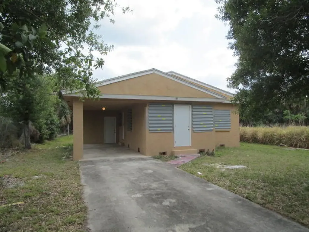 904 N 14th Street Fort Pierce FL 34950