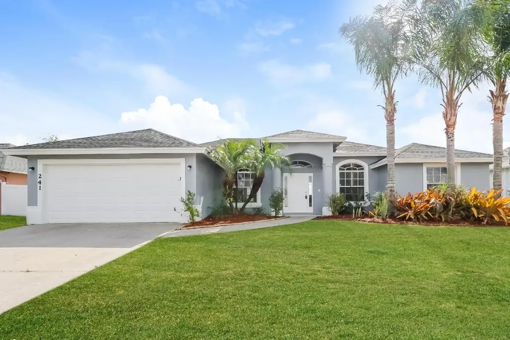 241 SW South Quick Circle Port St Lucie FL 34953