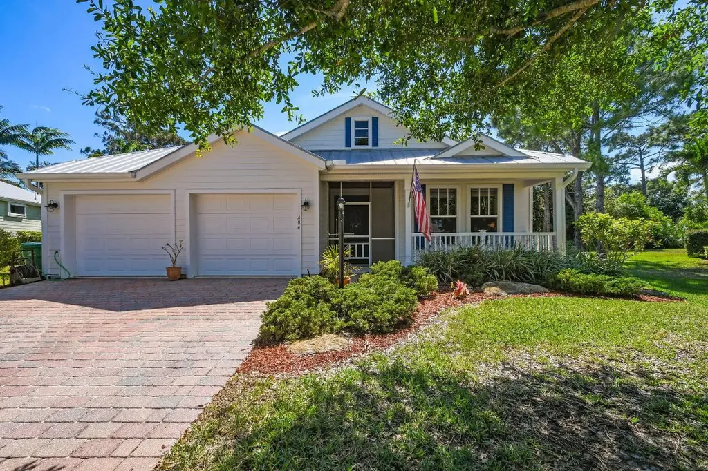 484 NE Stillwater Cove Port St Lucie FL 34983