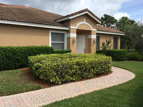 8320 Riviera Way Port St Lucie FL 34986