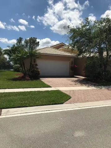 8816 Via Avellino Lake Worth FL 33467