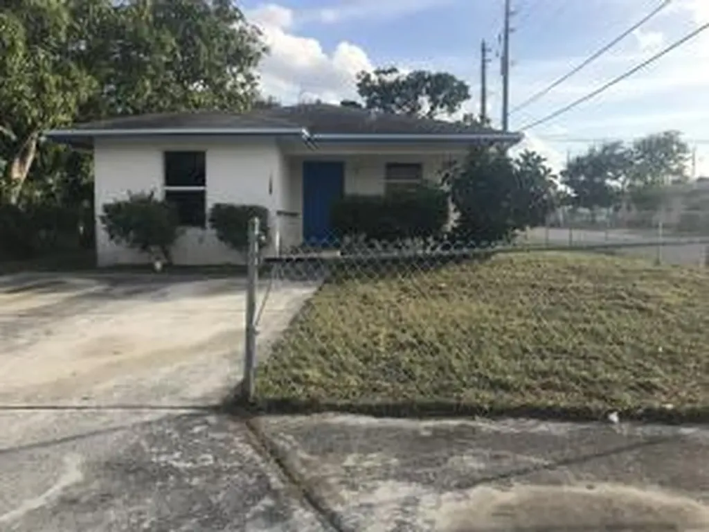 1045 W 32nd Street Riviera Beach FL 33404