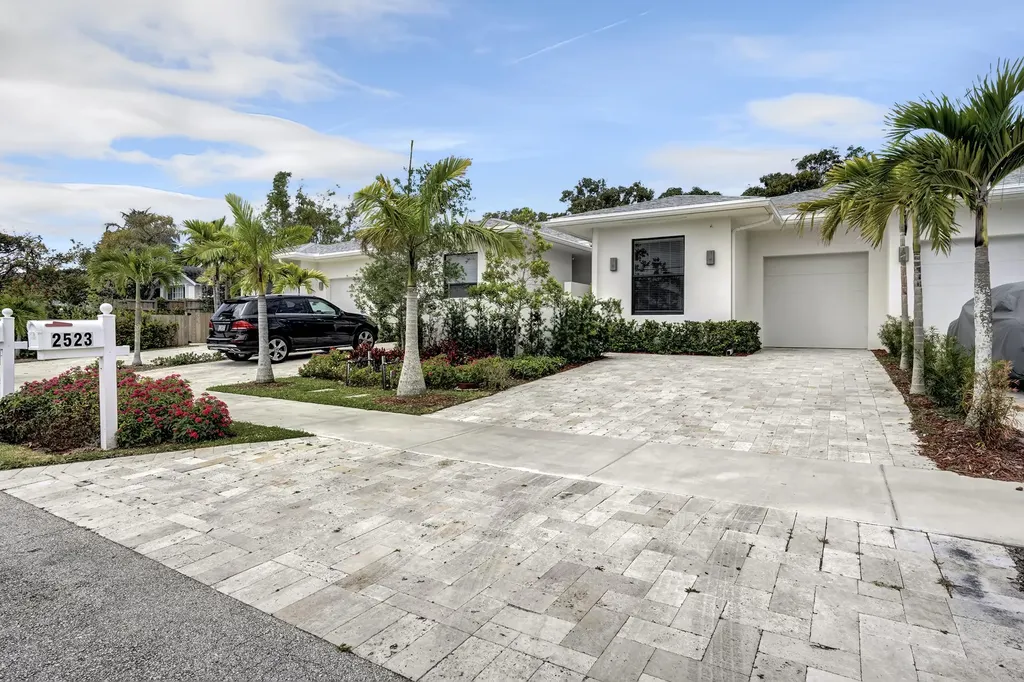 2523 Oceanview Avenue Delray Beach FL 33444