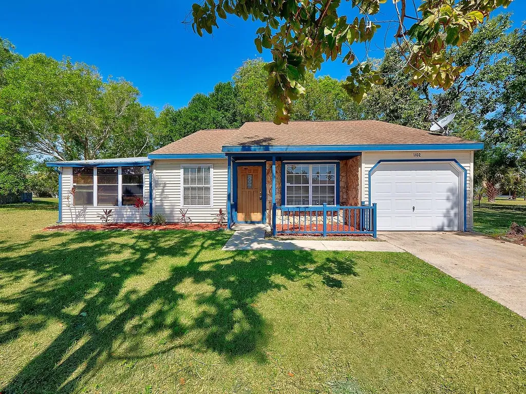 1102 SE Parrish Court Port St Lucie FL 34952