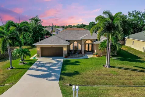 901 SW Butterfly Terrace Port St Lucie FL 34953