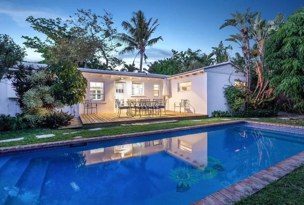 210 Debra Lane Palm Beach FL 33480
