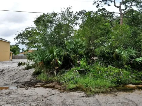 1702 SW California Boulevard Port St Lucie FL 34953