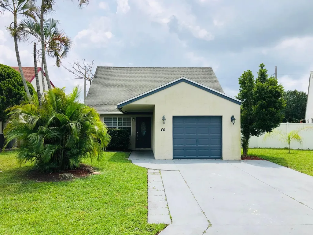 40 Tara Lakes Drive E Boynton Beach FL 33436