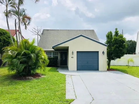 40 Tara Lakes Drive E Boynton Beach FL 33436