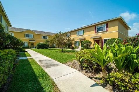 410 W Bloxham Street Lantana FL 33462