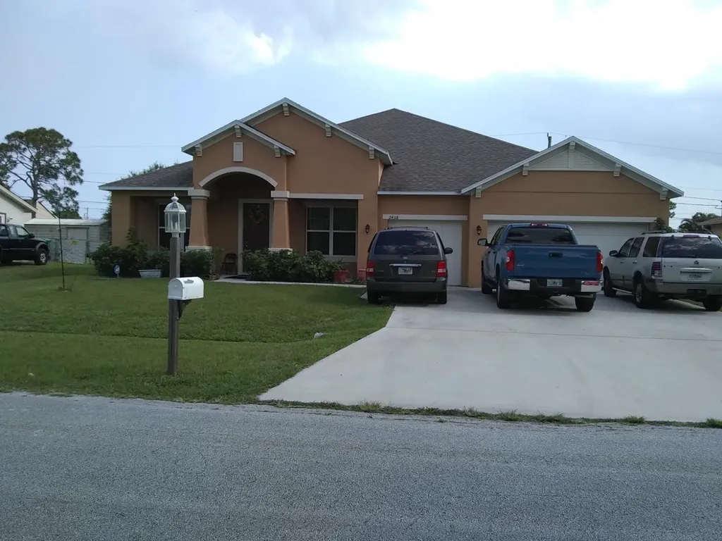 2438 SE Betty Road Port St Lucie FL 34952