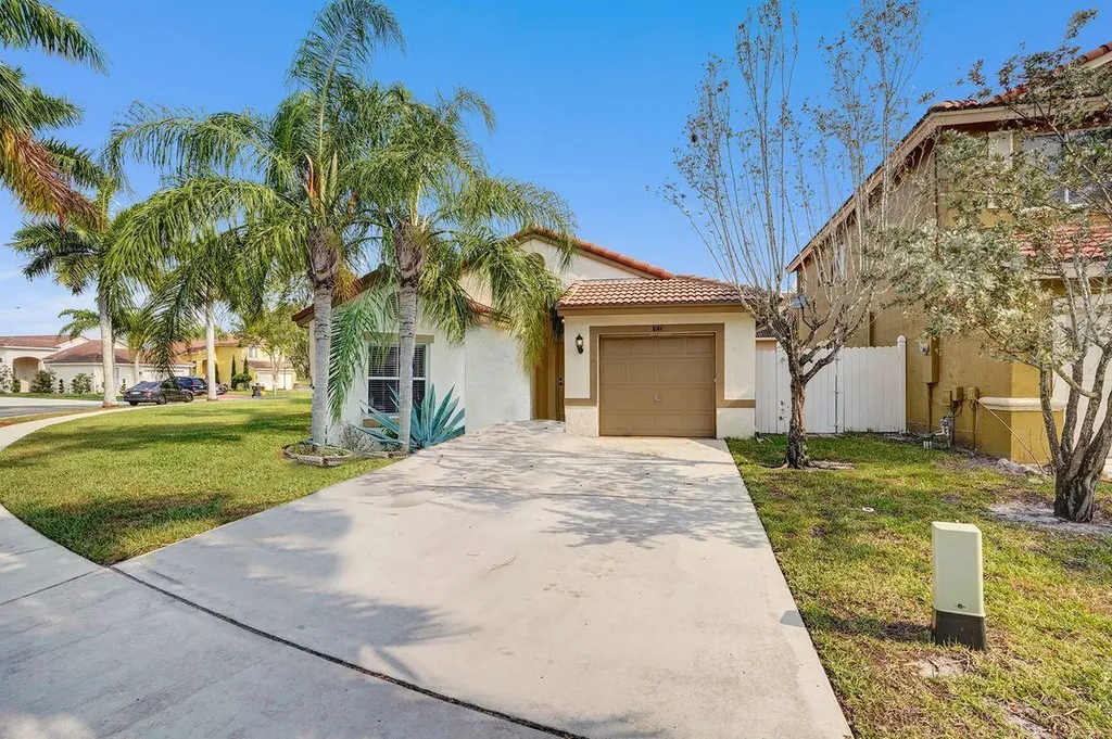 8144 Pelican Harbour Drive Lake Worth FL 33467