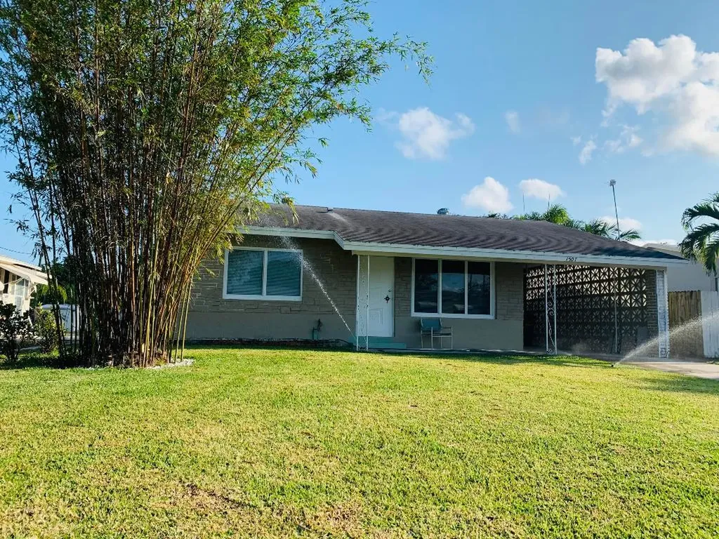 1507 16th Avenue N Lake Worth Beach FL 33460