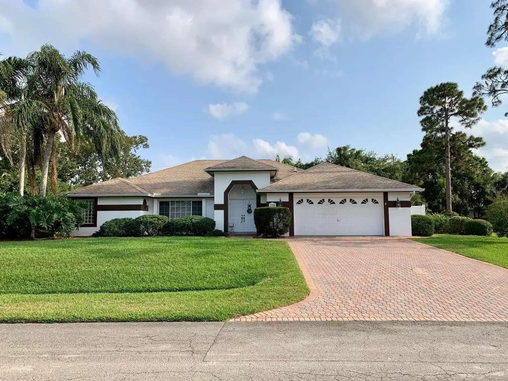 2048 SW Lance Avenue Port St Lucie FL 34953