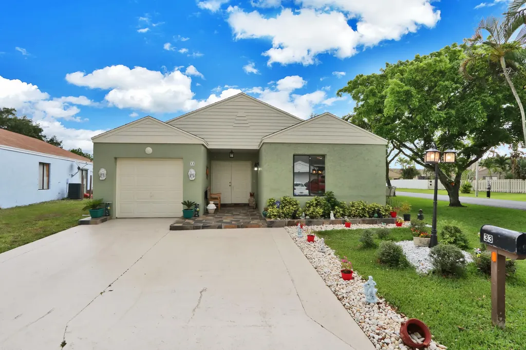 33 Paxford Lane Boynton Beach FL 33426