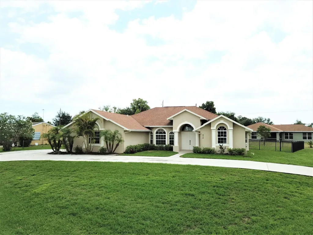 513 SW Hiawatha Street Port St Lucie FL 34953