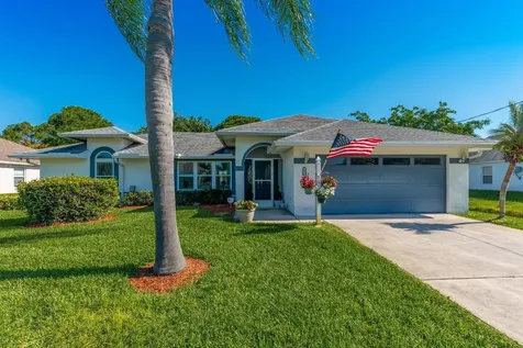 2261 SE Avalon Road Port St Lucie FL 34952