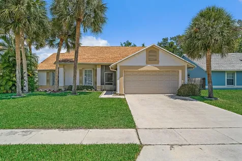 9947 Cross Pine Court Lake Worth FL 33467