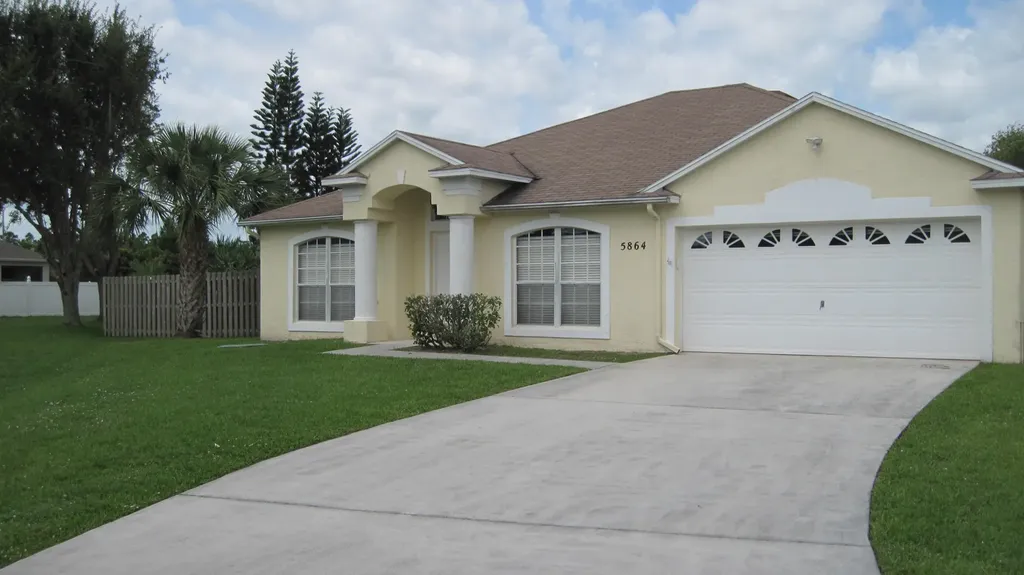 5864 NW Adger Court Port St Lucie FL 34986