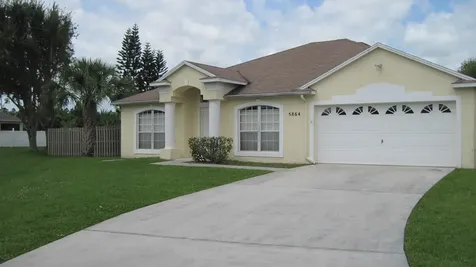 5864 NW Adger Court Port St Lucie FL 34986
