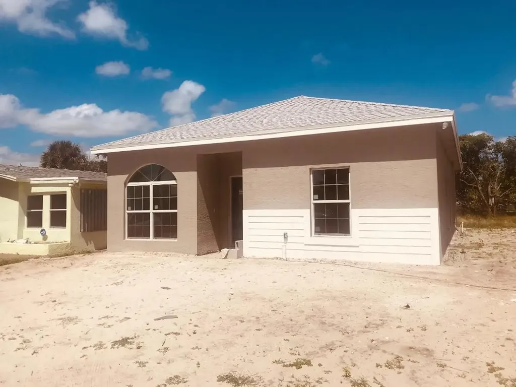 215 NE 12th Avenue Boynton Beach FL 33435