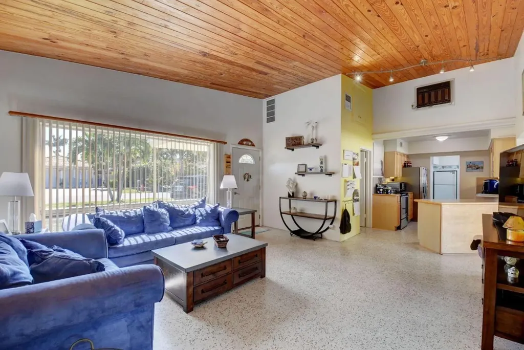 1961 Coco Palm Place Pompano Beach FL 33062