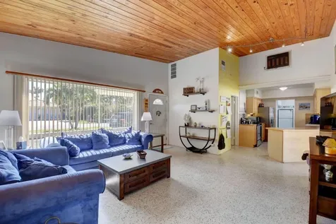1961 Coco Palm Place Pompano Beach FL 33062