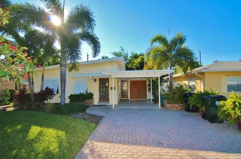 1317 N Palmway Lake Worth Beach FL 33460