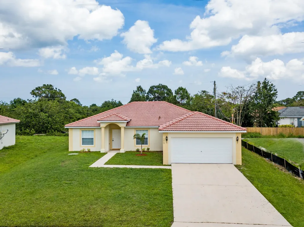 1219 SW Edinburgh Drive Port St Lucie FL 34953