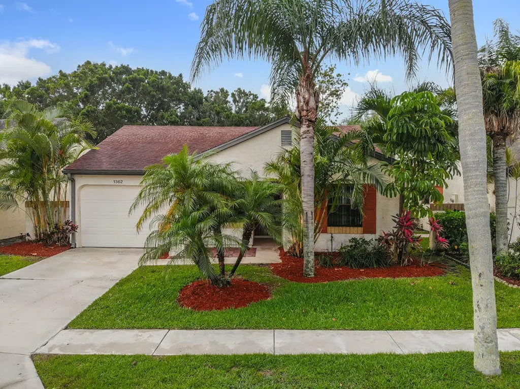 1362 SE Carrington Court Port St Lucie FL 34952