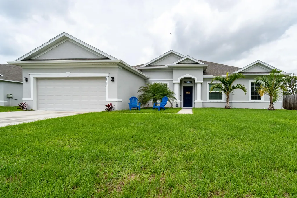 2313 SW Kent Circle Port St Lucie FL 34953