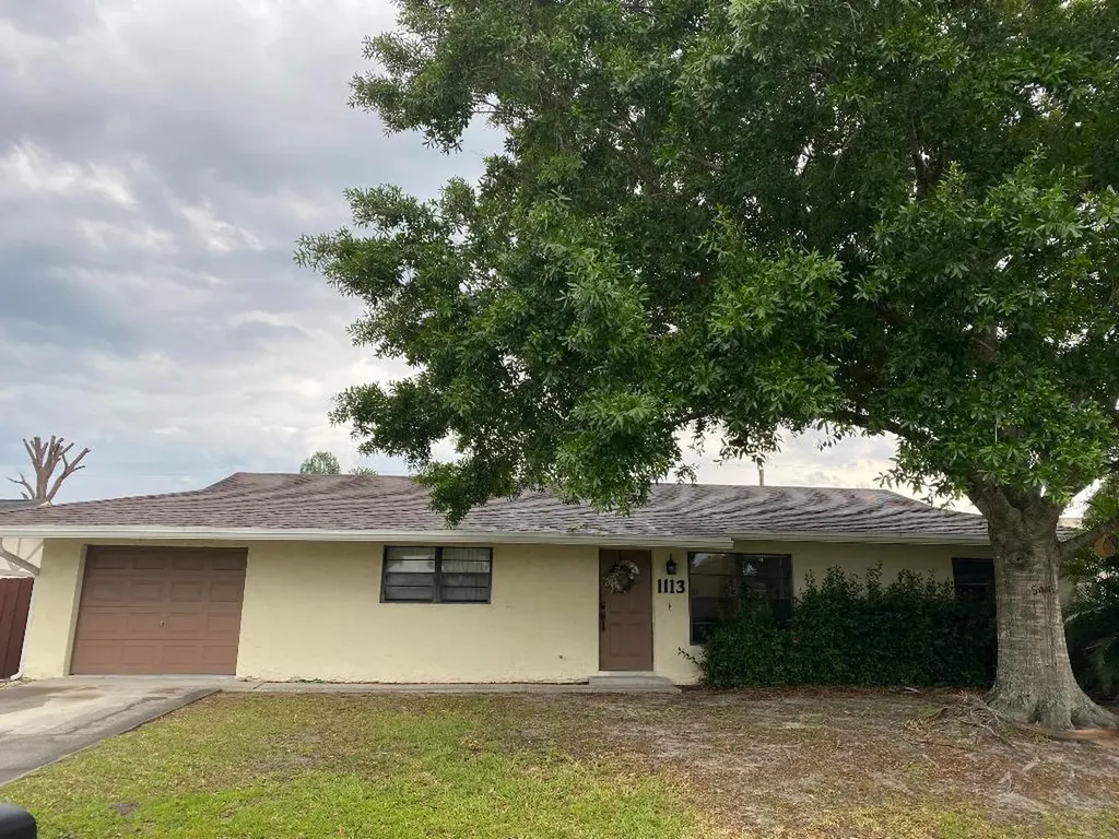 1113 SE Clifton Lane Port St Lucie FL 34983