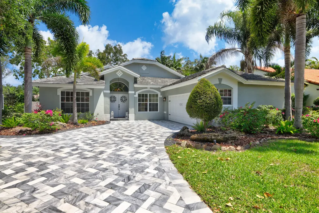 5700 NW 40th Terrace Coconut Creek FL 33073