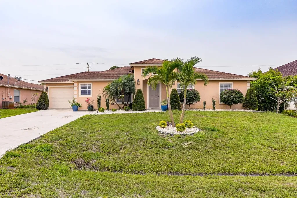 1538 SW Santander Avenue Port St Lucie FL 34953