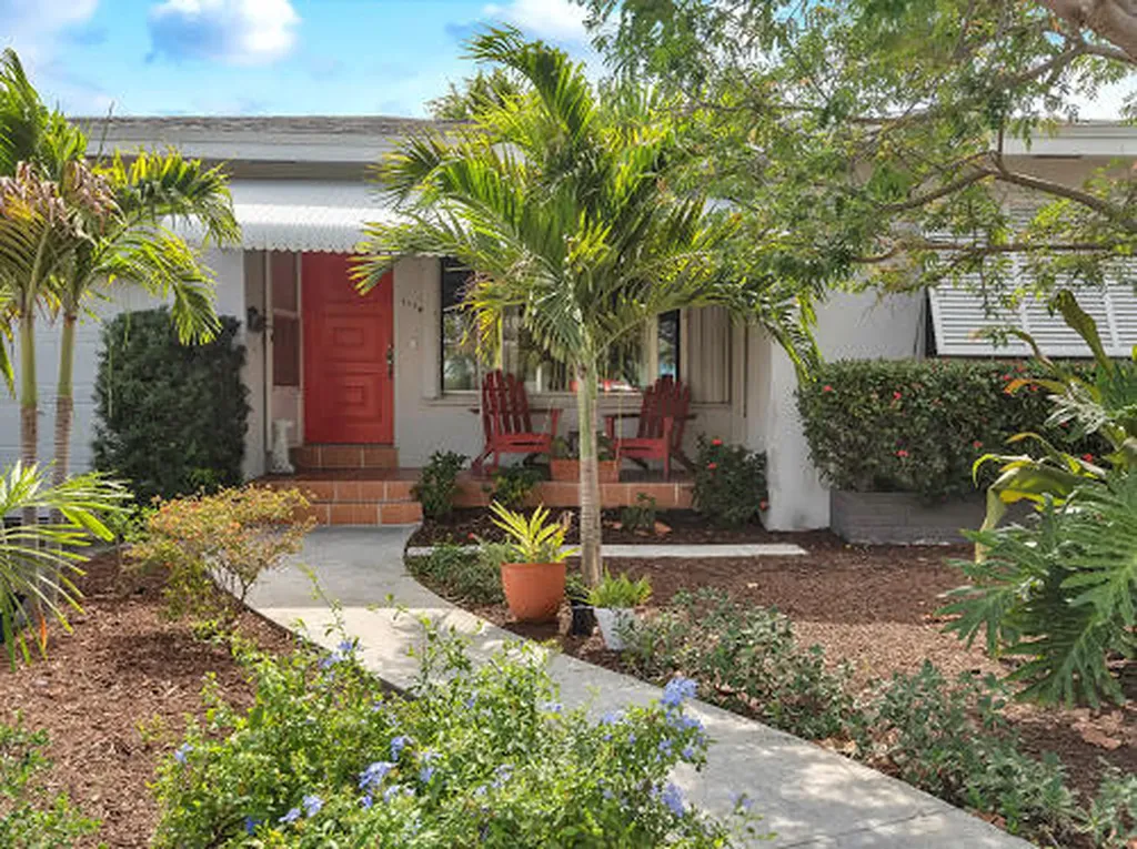 1114 N Ocean Breeze Lake Worth Beach FL 33460