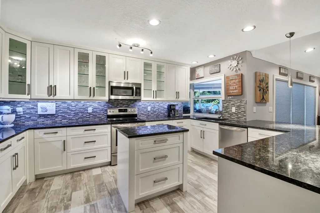 413 Old Country Road S Wellington FL 33414