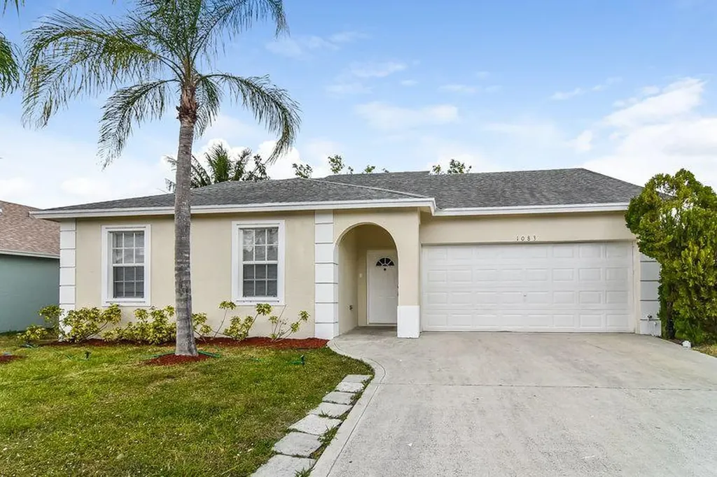 1083 Salmon Isle Greenacres FL 33413