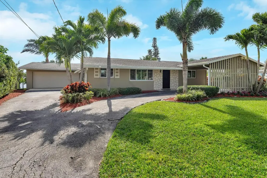 204 Tam O Shanter Drive Palm Springs FL 33461